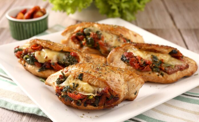 Peito de frango caprese
