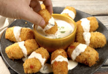 Croquete de Pupunha: petisco leve com molho de limão Croquete de Pupunha