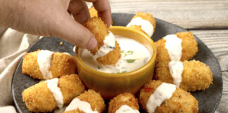 Croquete de Pupunha: petisco leve com molho de limão Croquete de Pupunha