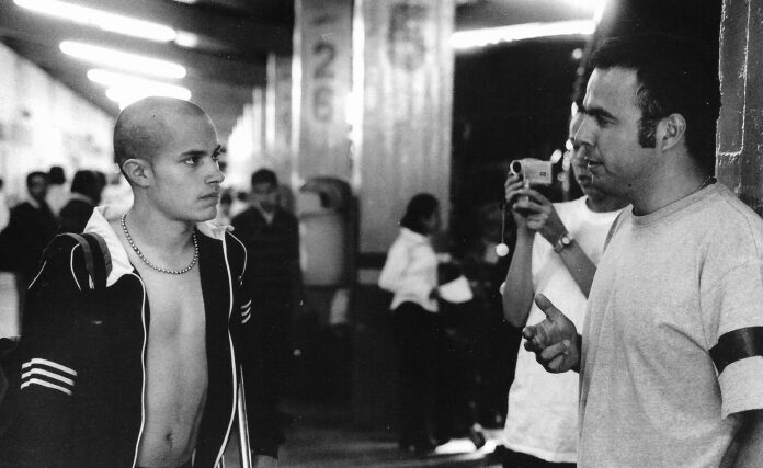 Amores Brutos