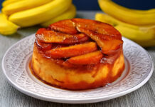 Torta de Banana Invertida com Caramelo e massa de Bolo Dia da Banana