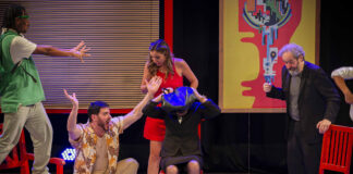 Toc Toc leva humor e reflexão sobre manias ao teatro Toc Toc