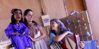 Samarina leva ventriloquia ao teatro popular de bonecos Samarina
