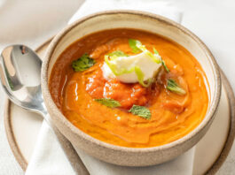 Sopa, creme e caldo