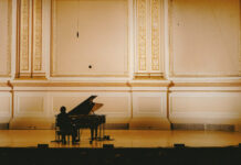 Cameron Winter anuncia álbum ao vivo no Carnegie Hall Cameron Winter