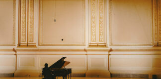 Cameron Winter anuncia álbum ao vivo no Carnegie Hall Cameron Winter