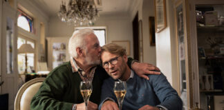 Champagne retrata relação entre pais e filhos no cinema Champagne