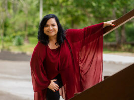 Débora Cristina homenageia Elis Regina em espetáculo Débora Cristina