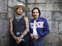 Hermanos Gutiérrez lança Los Andes e anuncia novo álbum Hermanos Gutiérrez