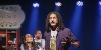 Musical Amor em Pedaços traz afeto e recomeços ao palco Musical Amor em Pedaços