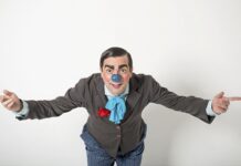 Palhaço Seu Cocó anima tarde de circo no CCBB Brasília Palhaço Seu Cocó