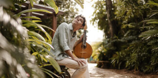 Tiago Tunes transforma trajetória em álbum Intemporâneo Tiago Tunes