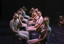 Agrupação Teatral Amacaca apresenta 2+2=5, em Brasília Agrupação Teatral Amacaca