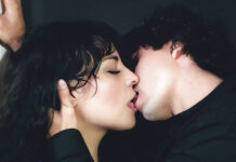 Girl Ultra lança RRRomeo com funk synth-pop e parcerias Girl Ultra