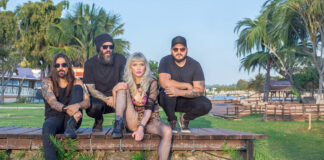 Noite dos Disfarces agita Brasília com rock e fantasias Noite dos Disfarces