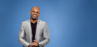Rogê Nascimento celebra 15 anos de carreira em Brasília Rogê Nascimento